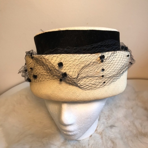 Vintage Union Made Straw Pillbox Hat Black Netting - Picture 2 of 11